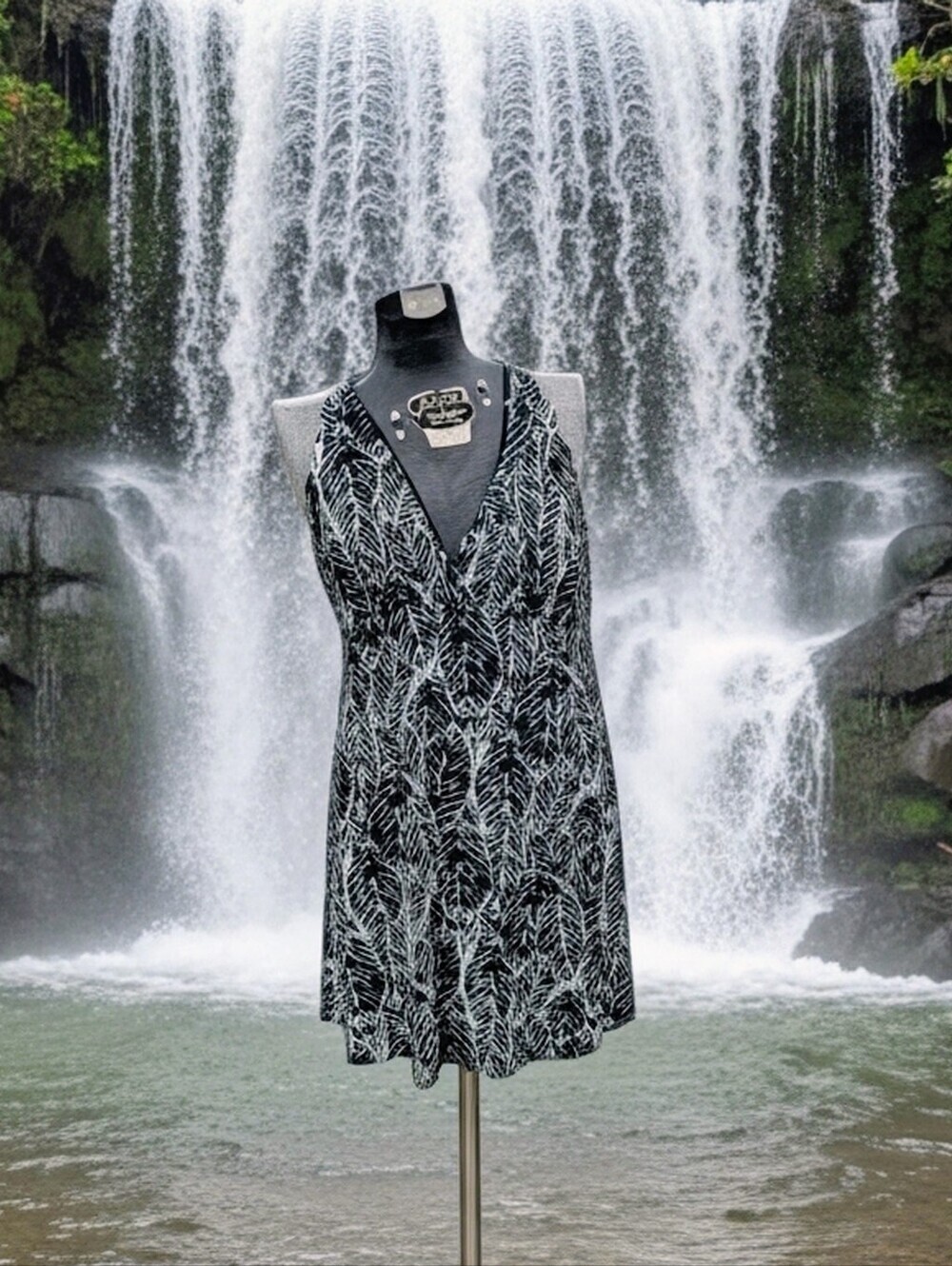 Portocruz V-Neck Black & White Leaf-Print Halter Mini Dress Size L